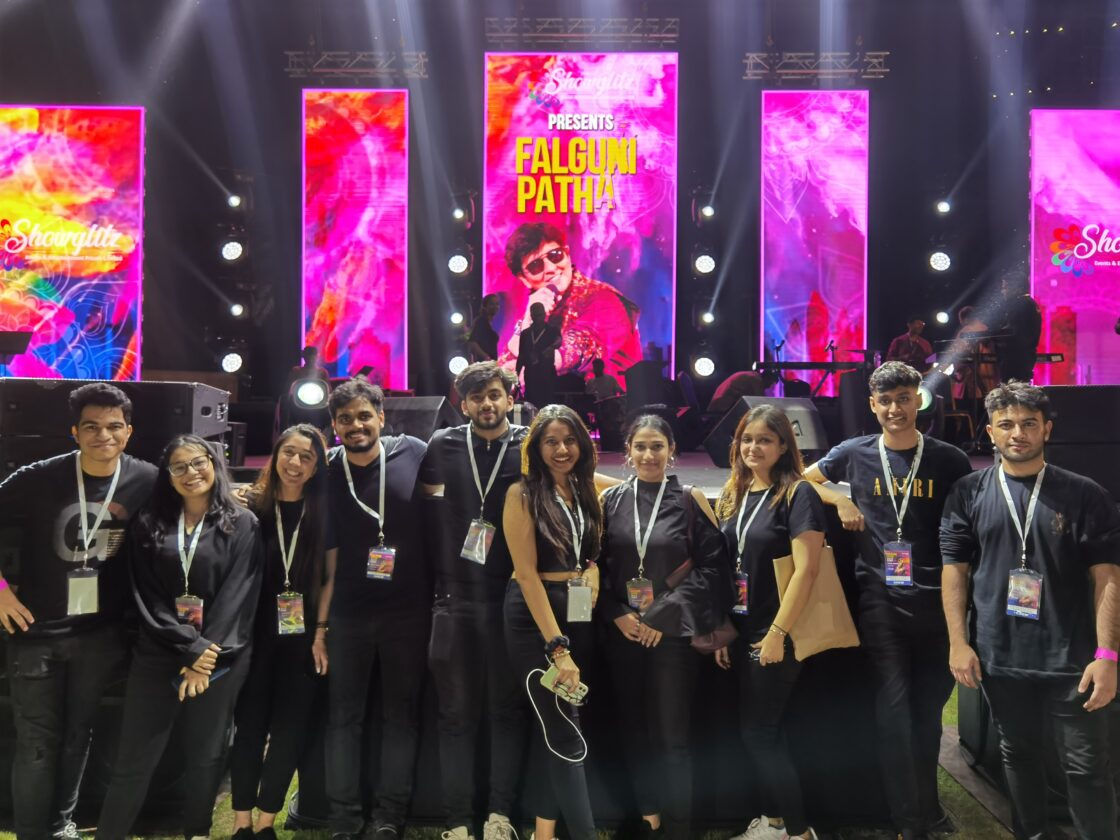 FALGUNI PATHAK CONCERT